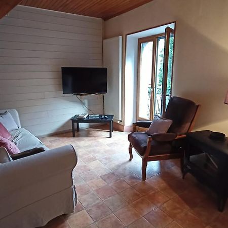 Gite La Source De Label Saint-Paul-des-Fonts Kültér fotó